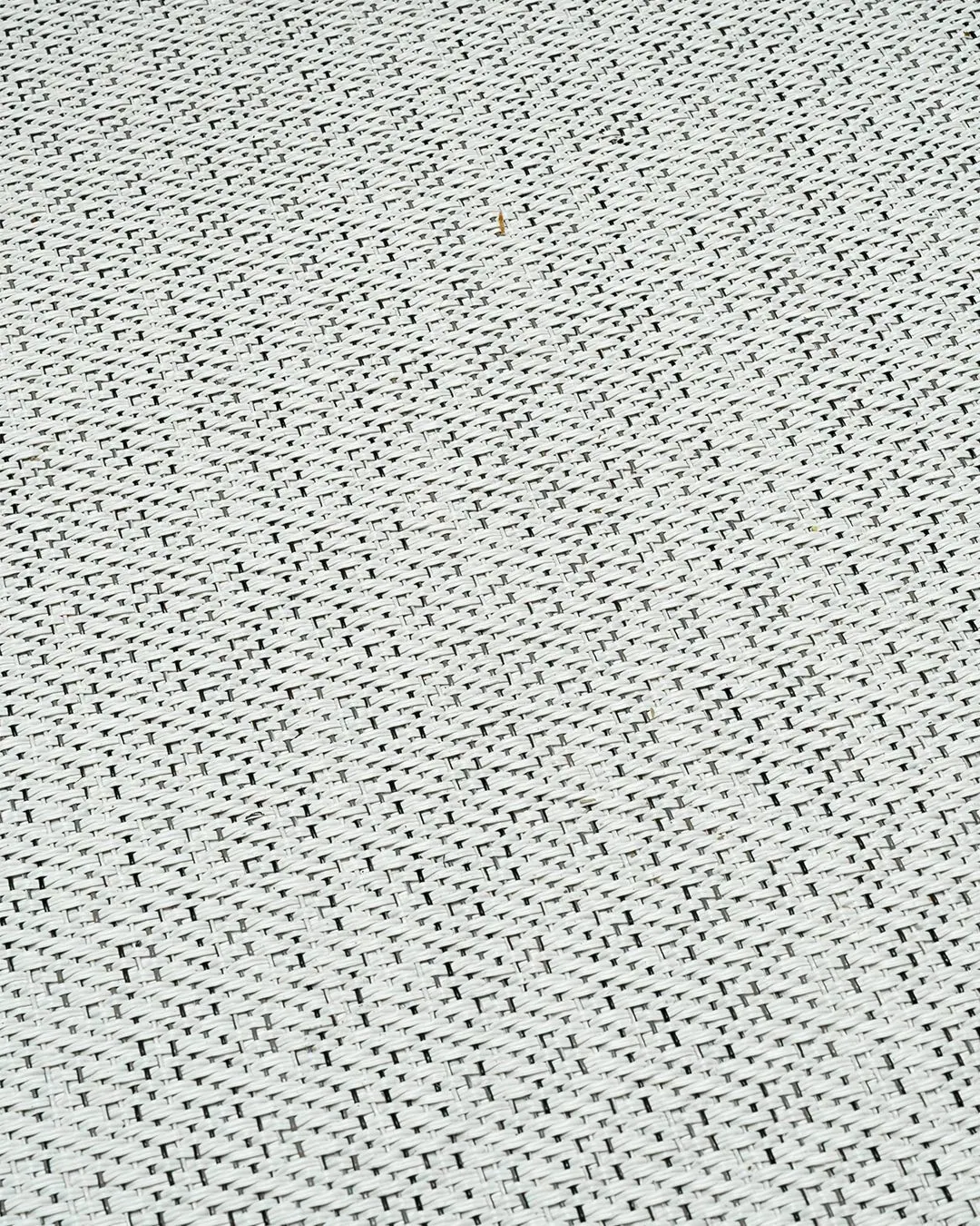 Ascensor Aritco HomeLift Compact de cristal en blanco · Vivienda unifamiliar con escalera de madera en Boadilla del Monte · detalle