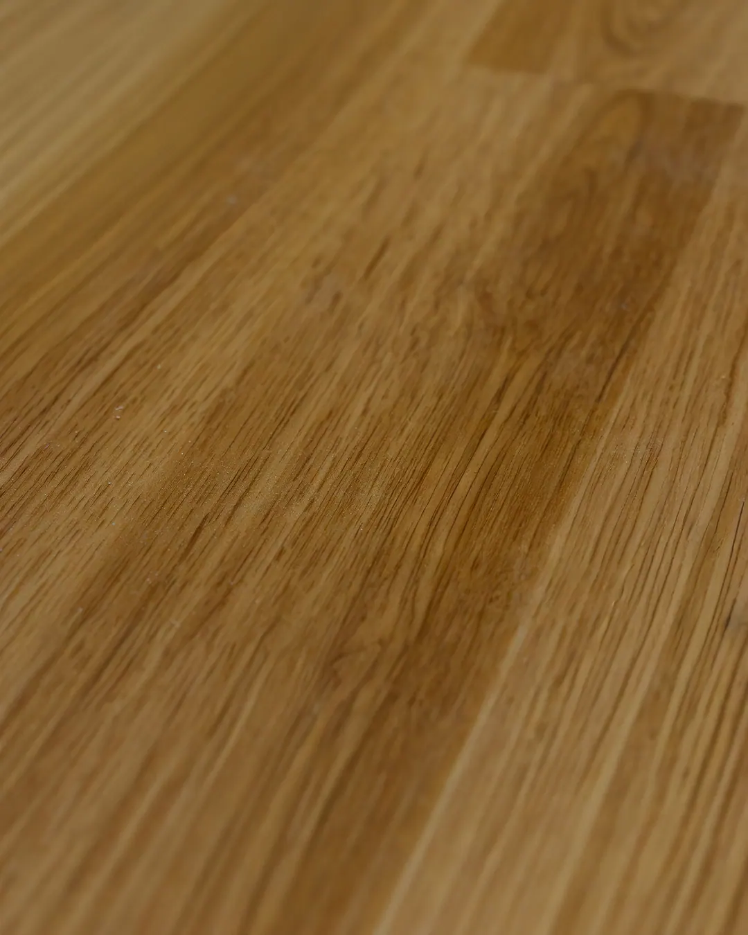 Ascensor Aritco HomeLift Compact de paneles opacos en blanco · Vivienda unifamiliar con parquet natural en Madrid · detalle